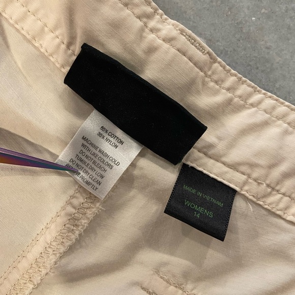 EMS Eastern Mountain Sports Cream Cargo Conversion Capri Hiking Pants Size 14 - Picture 11 of 13